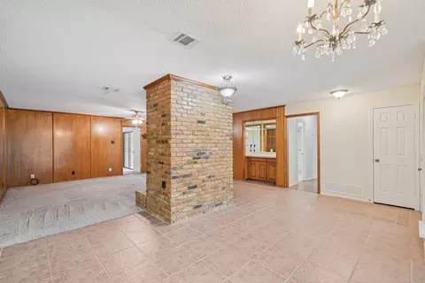 Living - 103 Luther Ln, Heath, TX 75032 photo 2 of 8