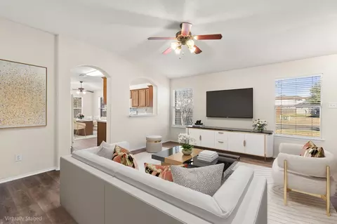10148 Barton Creek Dr, Waco, TX 76708