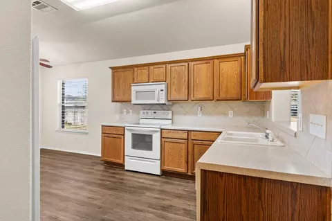 10148 Barton Creek Dr, Waco, TX 76708 photo 13