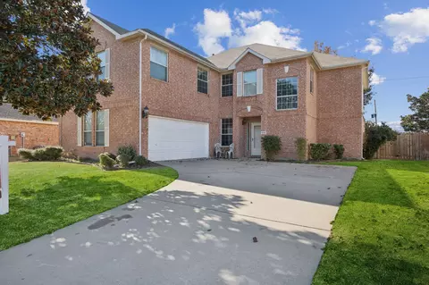 5233 Alta Loma Dr, Fort Worth, TX 76244