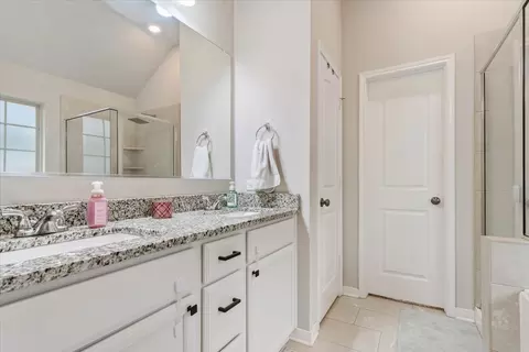 Bath - 2920 Samson Dr, Lorena, TX 76655 photo 1 of 4