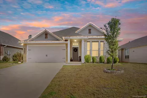 2920 Samson Dr, Lorena, TX 76655