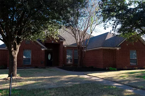 302 S Cedar Ridge Cir, Robinson, TX 76706