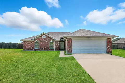 5007 Creek Crossing Dr, Greenville, TX 75402