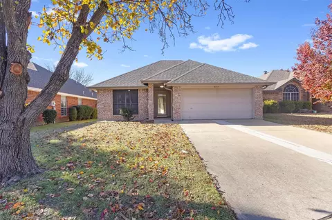 6713 Haltom Rd, Fort Worth, TX 76137
