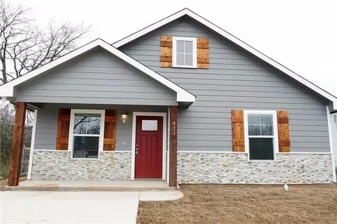 424 E Nelson St, Denison, TX 75021