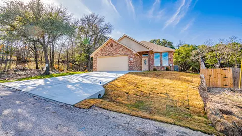 2718 Austin Dr, Granbury, TX 76048
