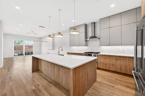 6603 Roper St, Dallas, TX 75209
