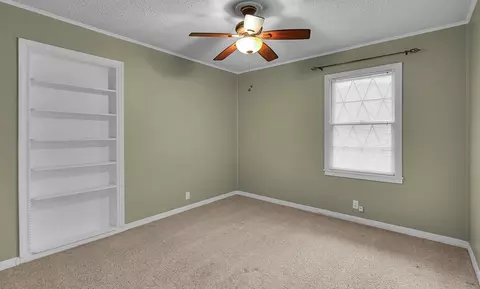 136 Bowie St, Mcgregor, TX 76657 photo 23