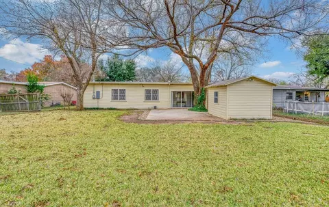 136 Bowie St, Mcgregor, TX 76657 photo 31