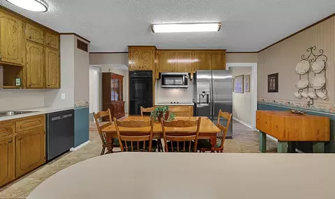 136 Bowie St, Mcgregor, TX 76657 photo 10