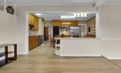 136 Bowie St, Mcgregor, TX 76657 photo 9