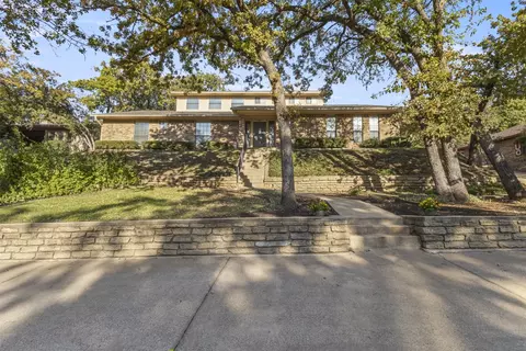2707 Lincoln Dr, Arlington, TX 76006