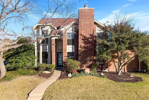 4224 Phoenix Dr, Carrollton, TX 75010
