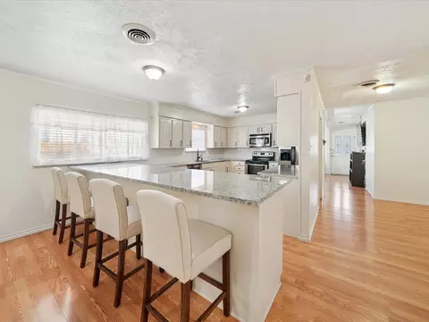 1215 Tarpley Ave, Dallas, TX 75211