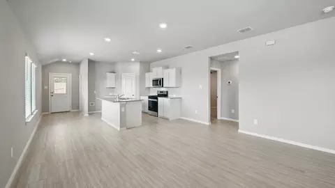 Living - 119 Mojave Rd, Boyd, TX 76023 photo 2 of 10