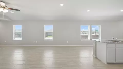 Living - 119 Mojave Rd, Boyd, TX 76023 photo 3 of 10