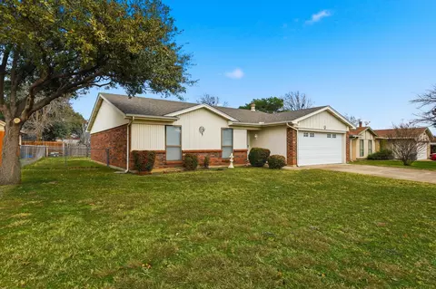 448 Park Center Blvd, Saginaw, TX 76179