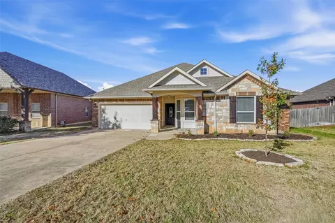 851 Valley Ridge Rd, Burleson, TX 76028