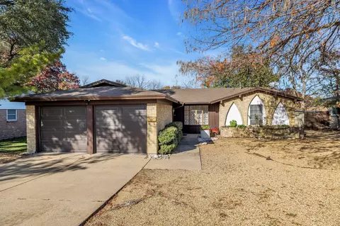 2012 York Dr, Edgecliff Village, TX 76134