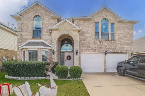 317 Crescent Creek Ln, Fort Worth, TX 76140