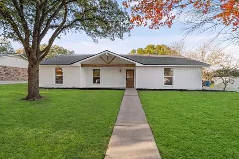 336 Oakwood Ln, Hewitt, TX 76643