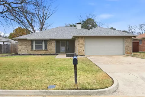 1021 Westminster Ln, Mansfield, TX 76063