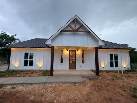 518 Strong St, Bowie, TX 76230