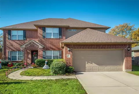 2812 Pinnacle Dr, Burleson, TX 76028