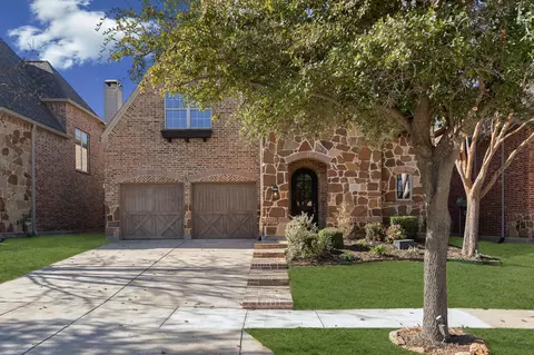 8505 Bayberry Ave, Lantana, TX 76226