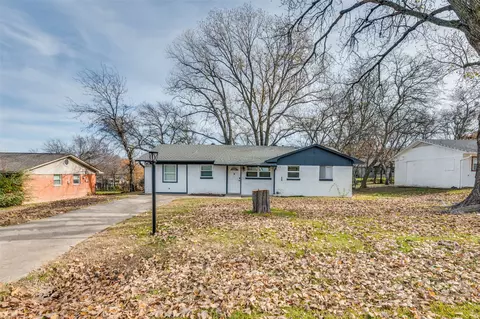 606 Overlook Dr, Midlothian, TX 76065