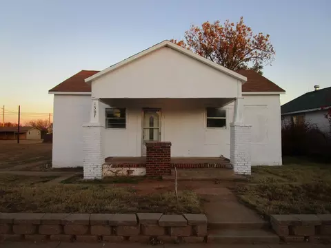 1307 9th St, Paducah, TX 79248