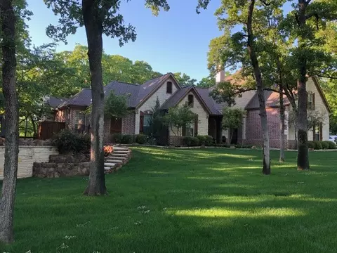 4770 Hidden Oaks Cir, Aubrey, TX 76227