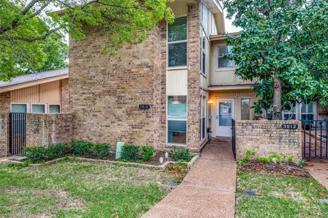 3010 Shady Knoll Ln, Bedford, TX 76021