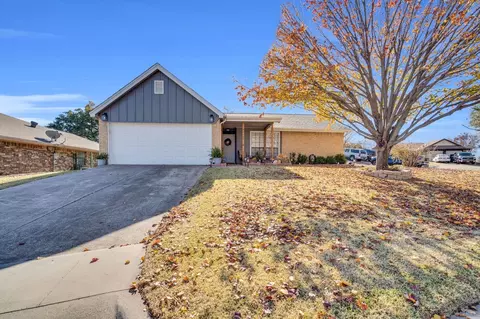 2605 Shasta Ct, Fort Worth, TX 76133