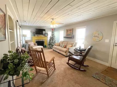 1208 Carolina St, Graham, TX 76450