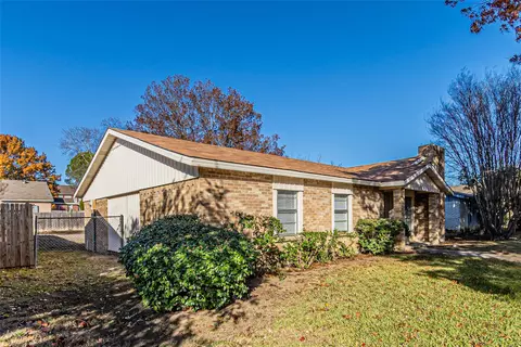 Exterior - 1313 Oakbluff Dr, Lancaster, TX 75146 photo 4 of 7