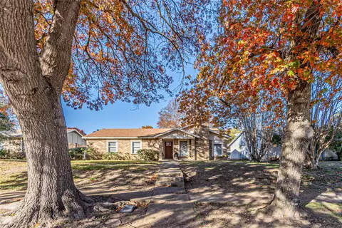 Exterior - 1313 Oakbluff Dr, Lancaster, TX 75146 photo 2 of 7