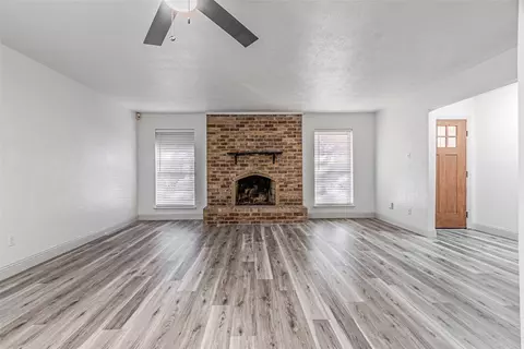 Living - 1313 Oakbluff Dr, Lancaster, TX 75146 photo 2 of 6