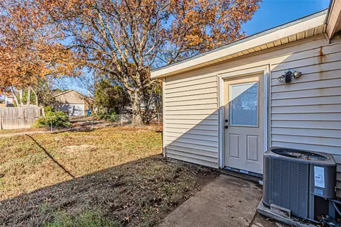 Exterior - 1313 Oakbluff Dr, Lancaster, TX 75146 photo 5 of 7