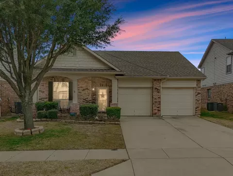 10981 Hawks Landing Rd, Haslet, TX 76052