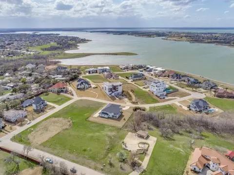 7409 Waters Edge Ct, The Colony, TX 75056