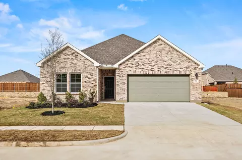 731 Carson Dr, Forney, TX 75126