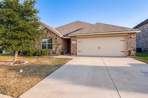 542 Clearlake Dr, Waxahachie, TX 75165