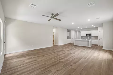 Living - 369 Declan St, Springtown, TX 76082 photo 4 of 7