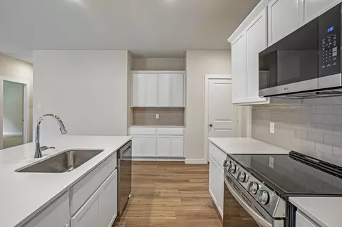 Kitchen - 369 Declan St, Springtown, TX 76082 photo 2 of 2