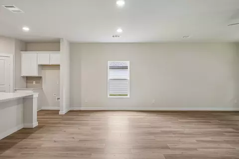 Living - 369 Declan St, Springtown, TX 76082 photo 6 of 7
