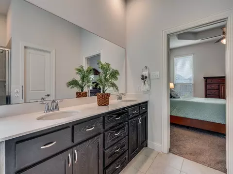 Bath - 2904 Open Range Dr, Celina, TX 75009 photo 2 of 6