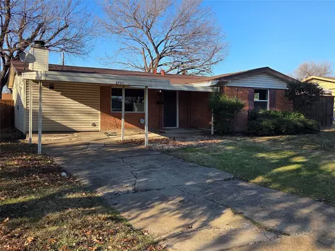 2721 Blue Ridge Dr, Mesquite, TX 75150