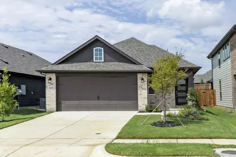 1640 Meadow Crest Dr, Aubrey, TX 76227